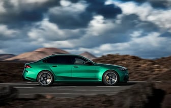 BMW показал самый мощный суперседан M5