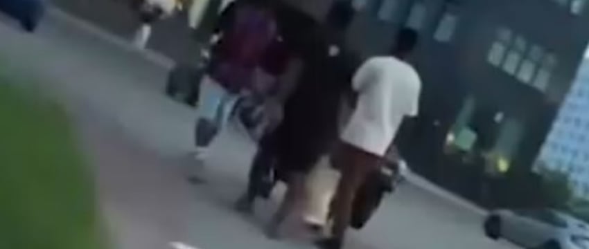 Брестчанин с друзьями катался по столице и пугал прохожих стрельбой из детского пистолета