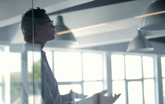 Разведка Британии оценила влияние удара Украины по авиазаводу в Таганроге