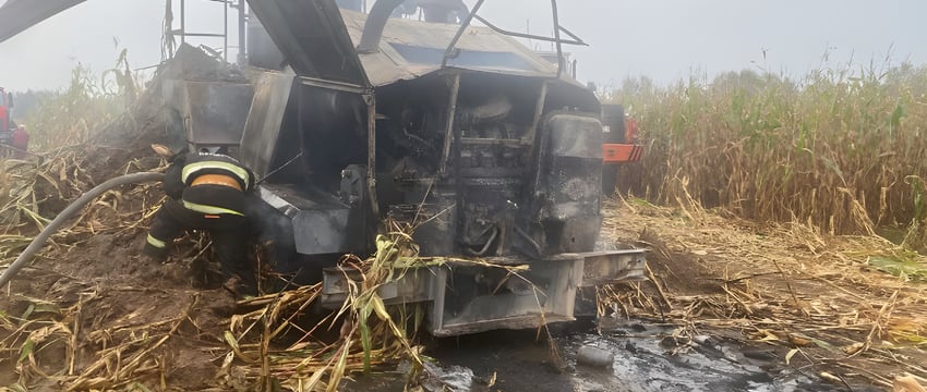 Снова сгорел комбайн, на этот раз в Дубровенском районе