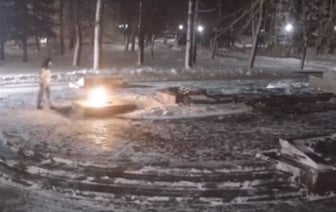 Житель Гродно справил нужду на вечный огонь