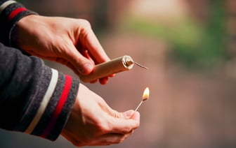 В Гродно подросток бросил петарду в магазин