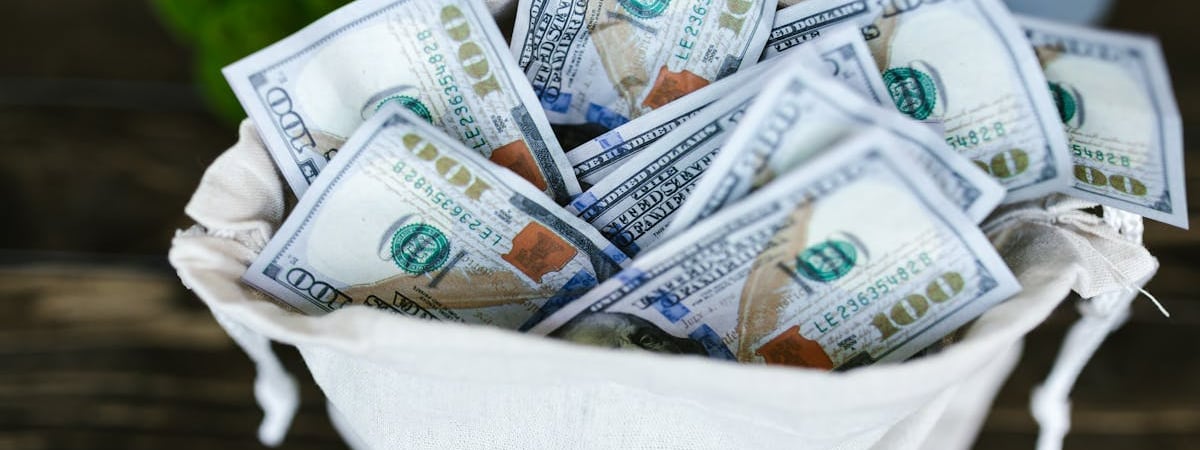 Население Беларуси в октябре сократило валютные депозиты в банках