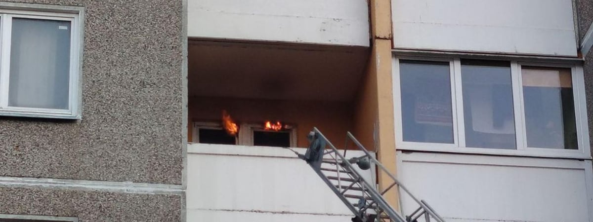 В Лиде произошел пожар — спасателям МЧС пришлось эвакуировать людей