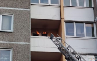 В Лиде произошел пожар — спасателям МЧС пришлось эвакуировать людей