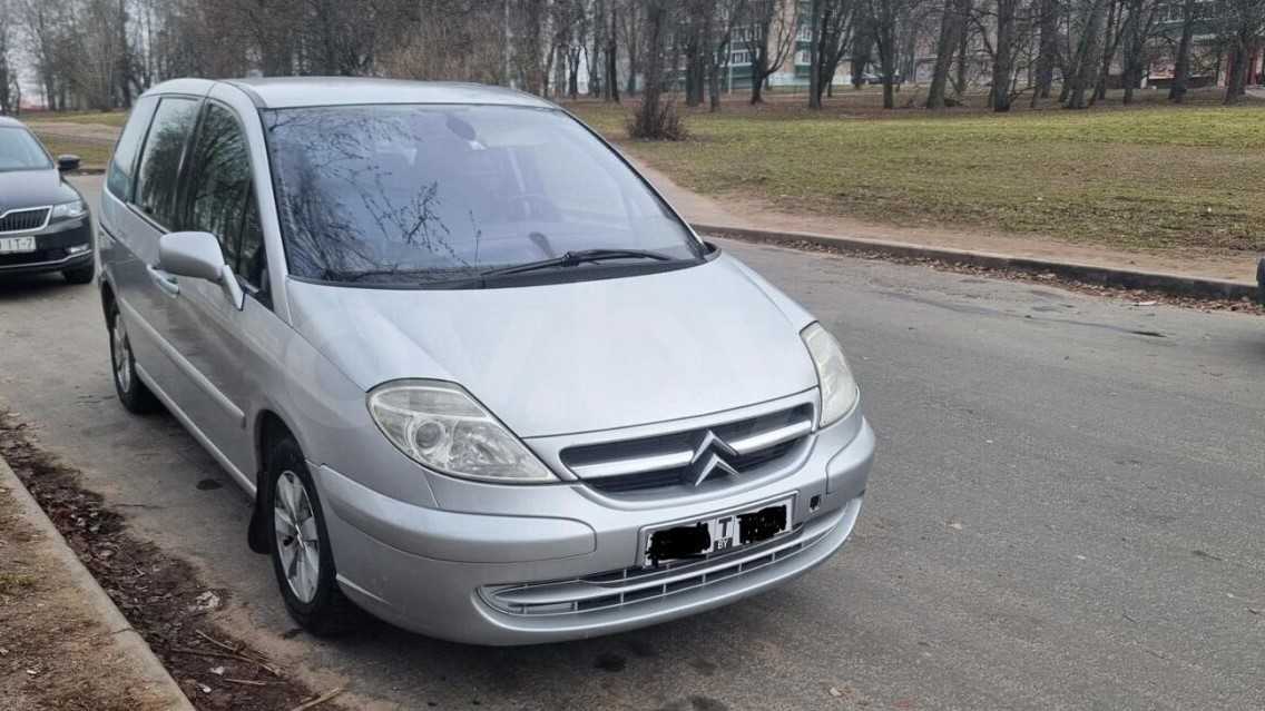 Белорус купил Citroen C8, но до дома так и не добрался