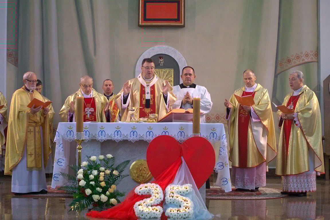У Віцебску адсвяткавалі чвэрць стагоддзя існавання каталіцкай дыяцэзіі. Фота Сержука Серабро