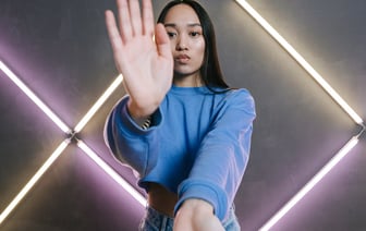 Глазированный сырок — больше 5 рублей. Тиктокер показал, сколько стоят белорусские продукты в США. Комментаторы удивились — Видео