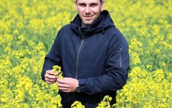 В Брестской области цветет рапс. Рекордно рано