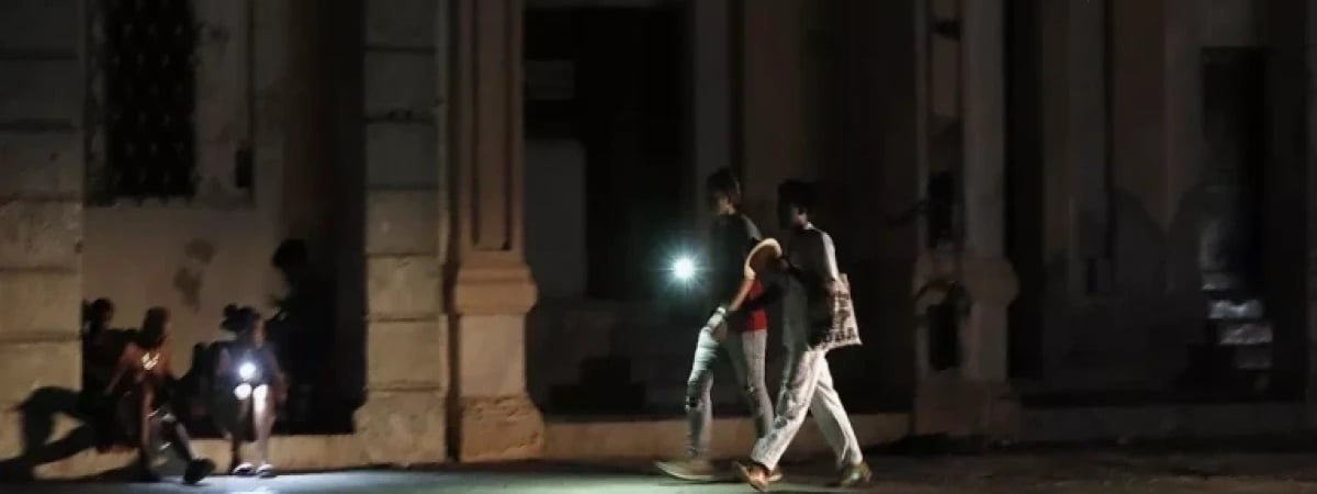 Все 10 млн жителей Кубы остались без электричества. Виноваты США?