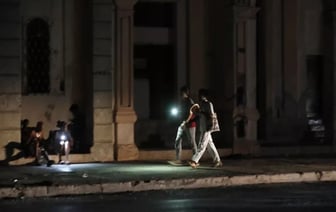 Все 10 млн жителей Кубы остались без электричества. Виноваты США?