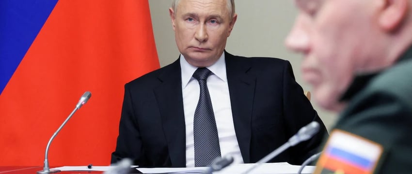 Путин предупреждает НАТО и США о использовании Украиной оружия дальнего радиуса действия для нанесения ударов по России.