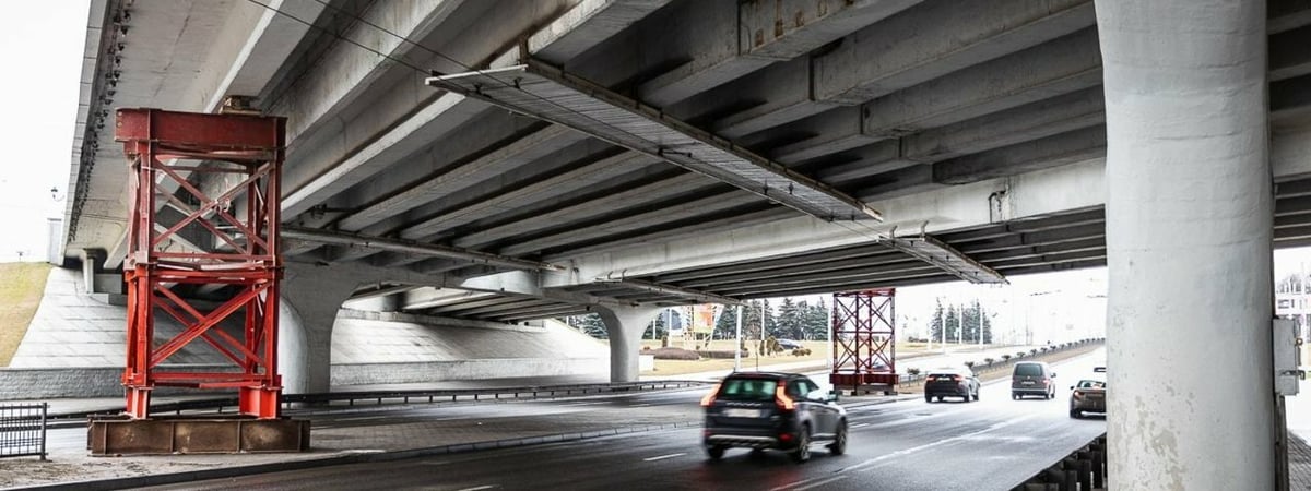 МВД попросило белорусских водителей «особенно осторожно» проезжать мосты. Что случилось?