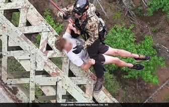 19-летний мужчина из США выжил после падения с высоты 400 футов со стального моста.