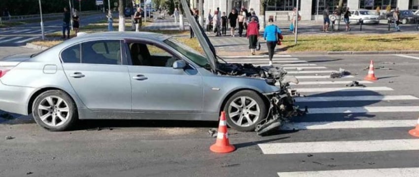 В Пинске автомобиль сбил женщину и 2-летнего мальчика