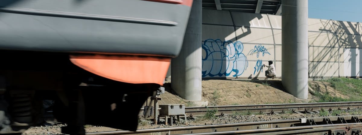 Кыргызстан в январе-октябре снизил грузоперевозки ж/д транспортом на 2,7%