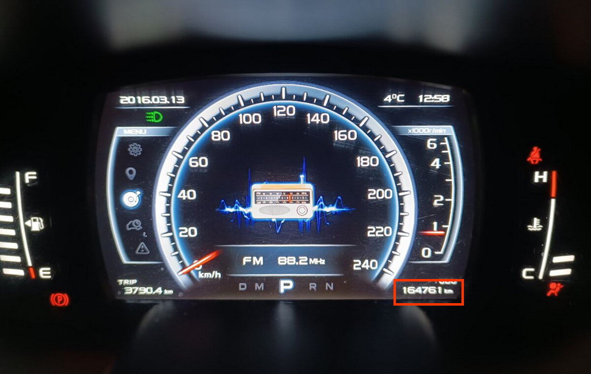 Белорус купил у дилера Geely Atlas с пробегом 156 тыс. км, а на деле оказалось почти 230 тысяч! Как так вышло?