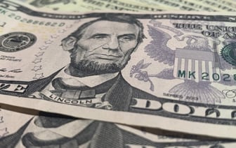 Оборот фальшивых долларов в Беларуси вырос на треть, а российской валюты