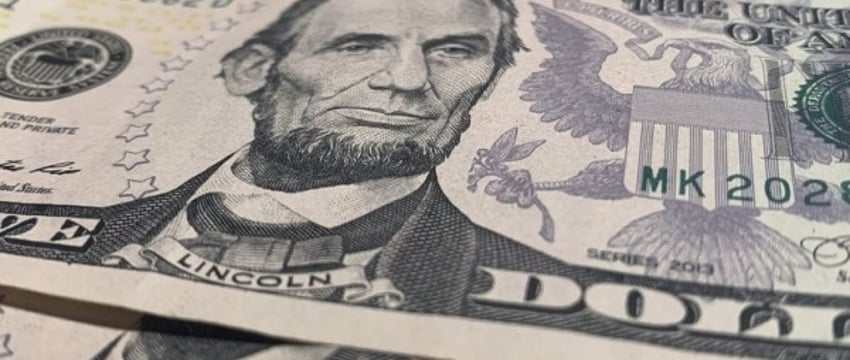 Оборот фальшивых долларов в Беларуси вырос на треть, а российской валюты