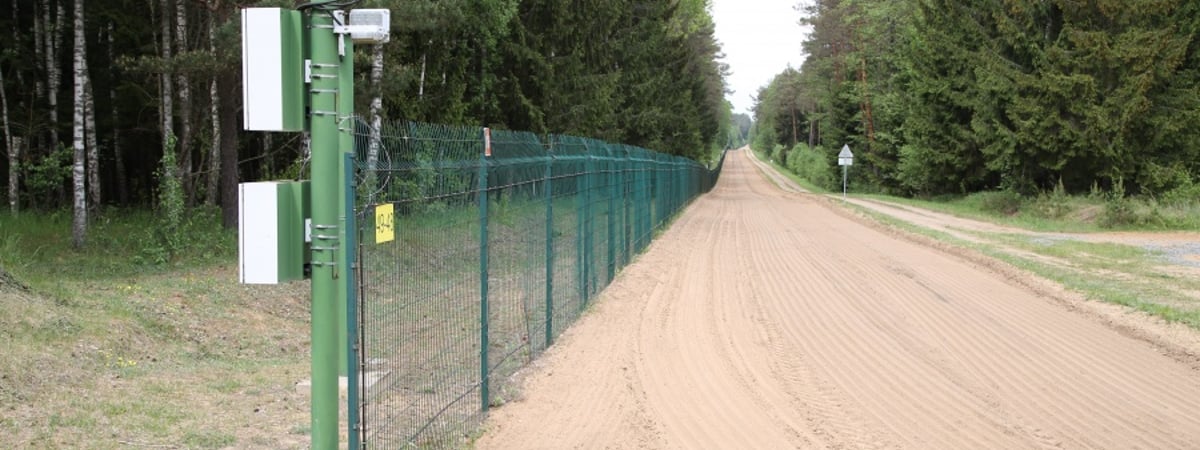 Под Гродно мужчины пытались переправить нелегальных мигрантов через границу — какой срок дали проводникам