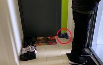 «Знаки» из носков под дверью и пугающие записки. Драмы, которые разворачиваются в белорусских подъездах