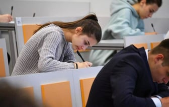 Совмин разрешил белорусским старшеклассникам сдавать ЦТ по новому предмету. Но смогут пока не все