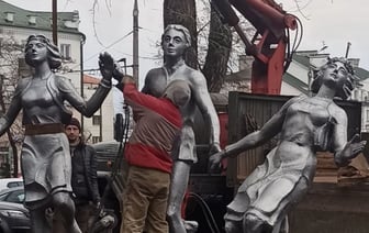 Демонтаж скульптур фонтана возле гостиницы «Интурист»: что происходит и почему?