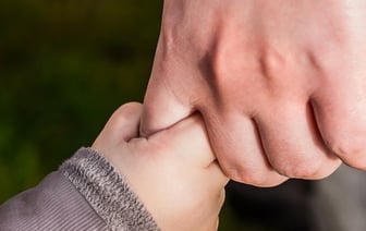 Старше 25 лет, несудимые. Кто может стать приемными родителями