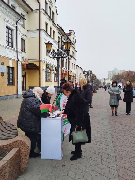 В Бресте активно идет сбор подписей в поддержку кандидатов на в Президенты Республики Беларусь