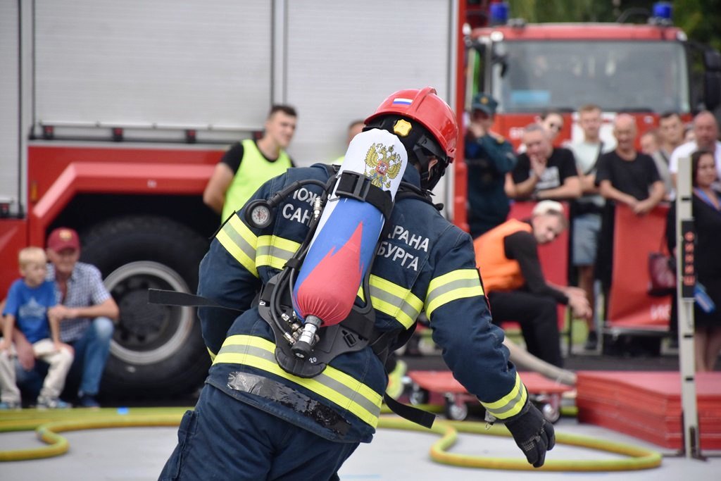Показательные выступления МЧС в Бресте. Видео и фото