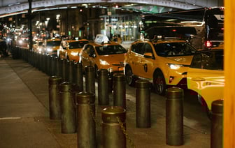 Зарплата — до 20 тыс. рублей. Белорусам предложили 3 вакантных места портного. Это где так платят?