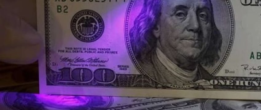 Пенсионерка из Столинского района принесла в банк фальшивые доллары