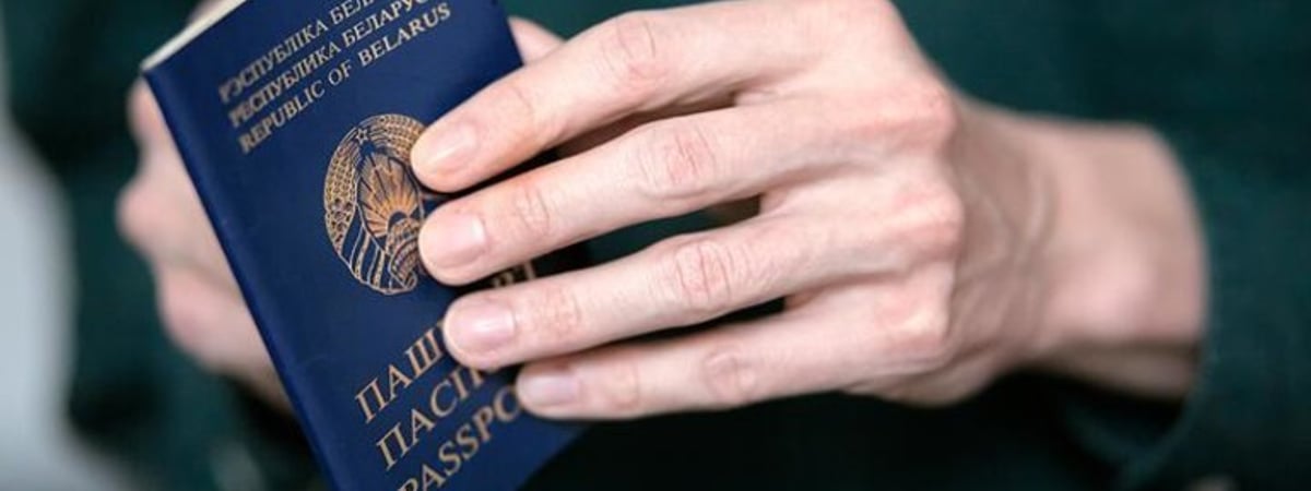 Беларусов с двойным гражданством перестали пропускать в страну по иностранным документам