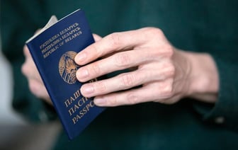 Беларусов с двойным гражданством перестали пропускать в страну по иностранным документам