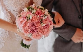 «Мой отец решил жениться... А что будет с завещанием?» Отвечает нотариус