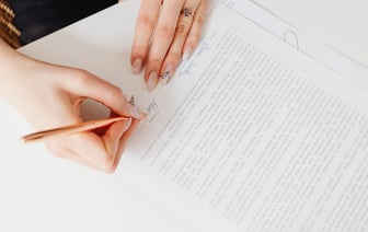 Китаец живет посреди трассы из-за своей жадности: пенсионер отказался от $220 тысяч, которые ему предлагали за дом, ожидая получить еще больше