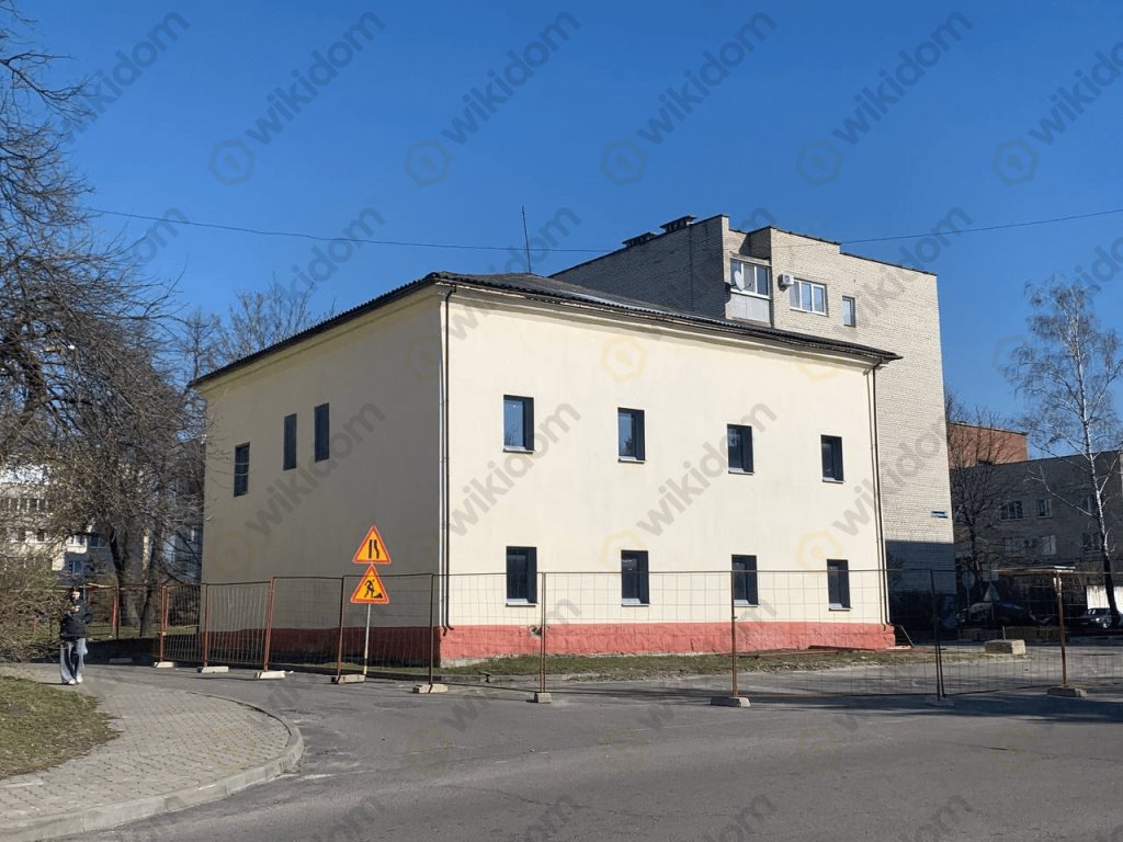 Началась реконструкция административного здания недалеко от набережной Бреста