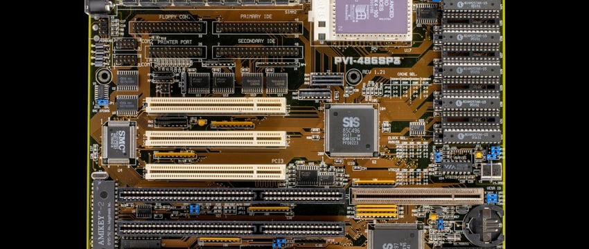 «Евроторг» с российским партнером получили предупреждение за подсолнечное масло