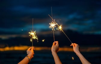 Какую пиротехнику можно использовать дома, рассказали в МЧС