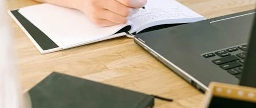 Чиновник из Таиланда получает зарплату и бонусы в течение 10 лет, не работая