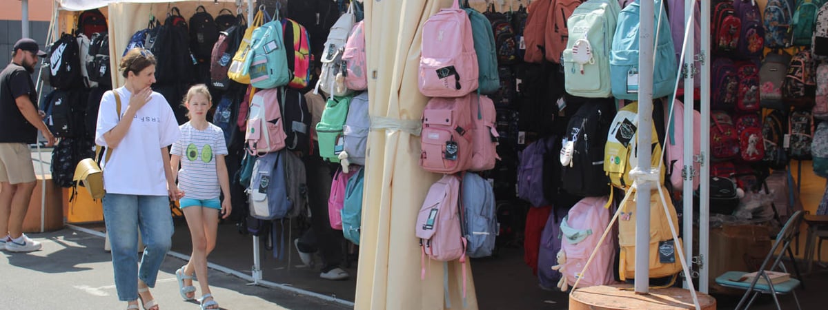 — Не хватает только покупателей! Что происходит на школьной ярмарке и сколько стоит собрать ребенка