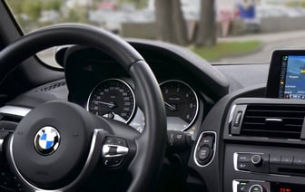 Жестко. В Минске BMW сбил семейную пару с детской коляской