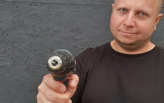 Из руководителей – в ремесленники. Как белорус зарабатывает на садовой мебели и детских площадках