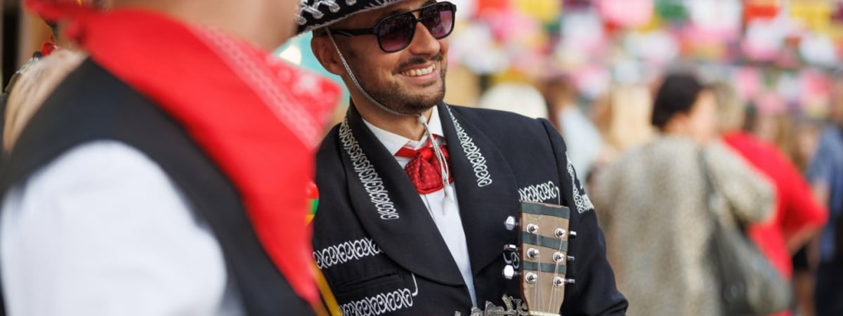 Фестиваль мексиканской культуры состоялся в Минске: музыка, танцы, гигантский буррито и буйство красок в Верхнем городе