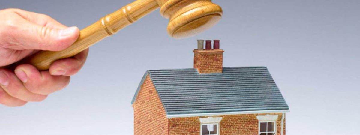 Сгорел сарай, гори и хата. В Беларуси идут аресты принадлежащей политическим эмигрантам недвижимости