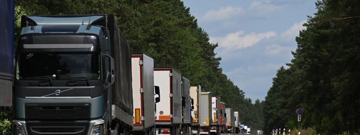 Снова санкции. Евросоюз ограничил ввоз дорогих автомобилей в Беларусь — чтобы не перегоняли в Россию