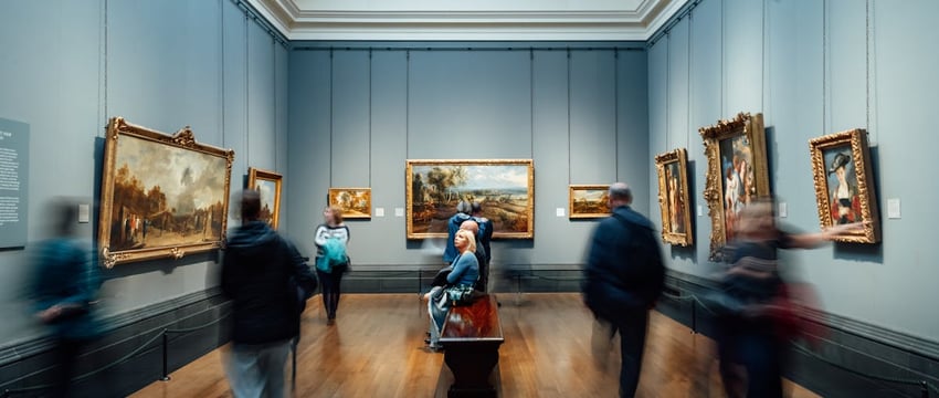 Пока крутится колесо жизни. В Полоцке открылась республиканская художественная выставка «Viva Kola Art. Избранное»