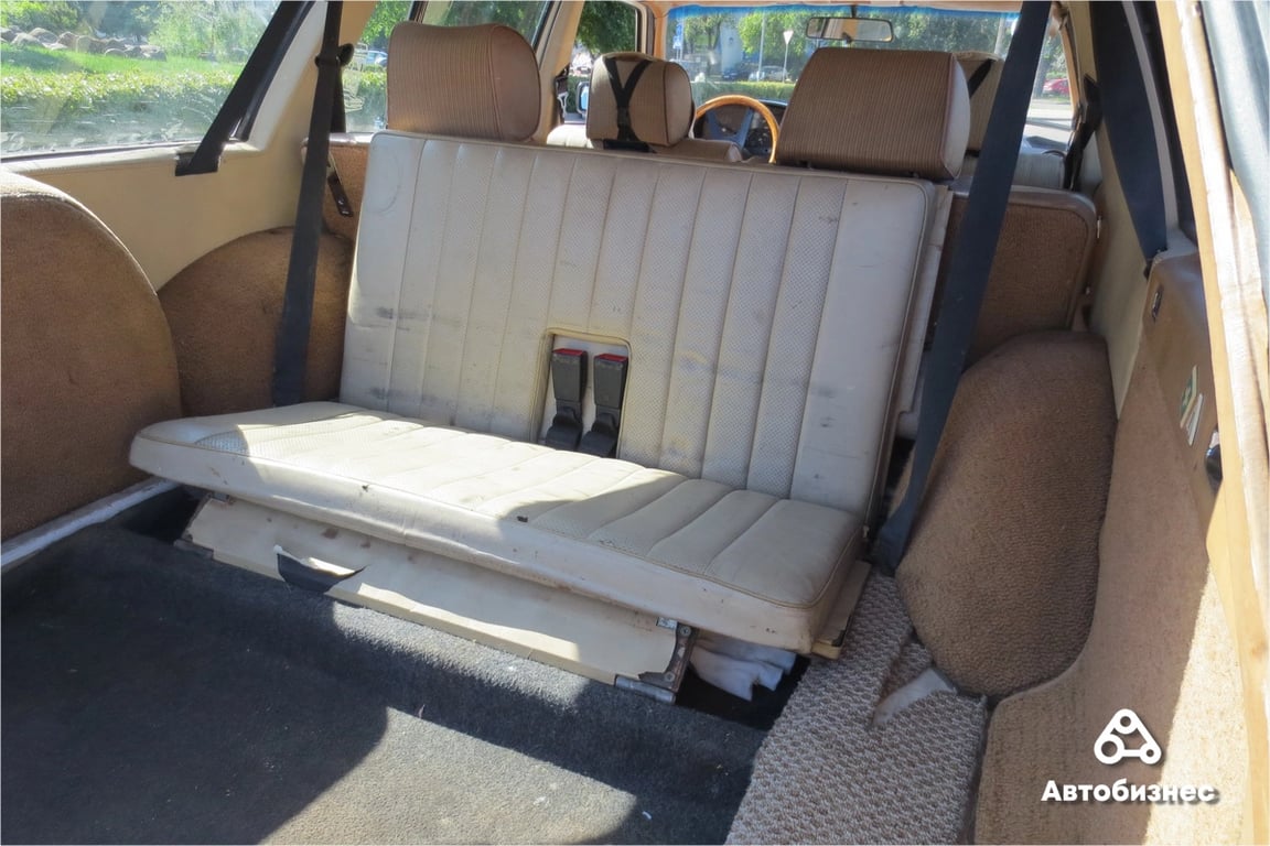 Третий ряд сидений Mercedes-Benz W123