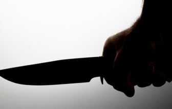 В Бресте юноша угрожал ножом играющим во дворе детям