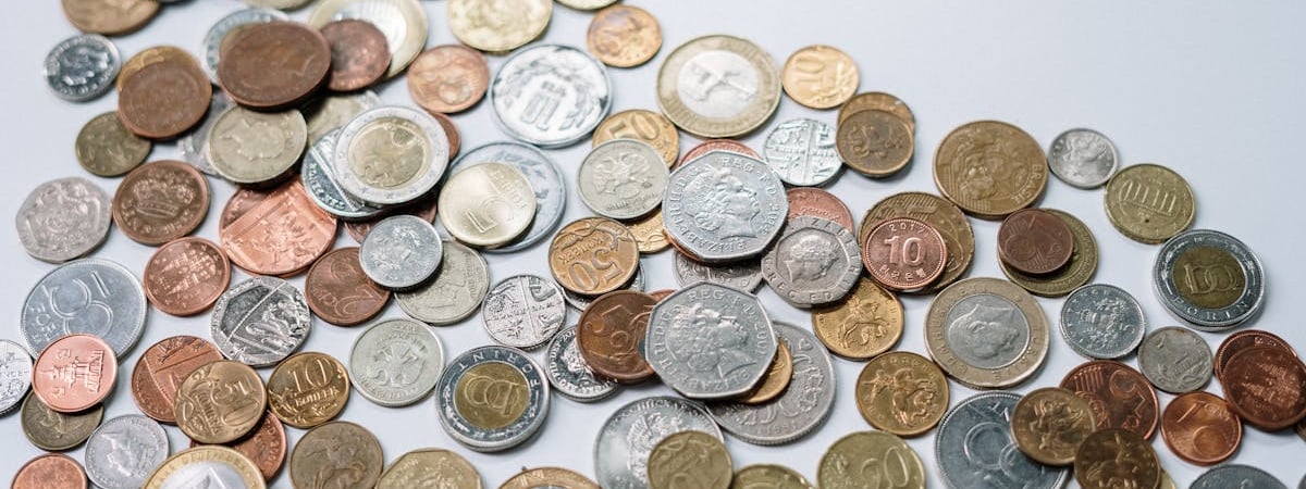 Стоимость золота на мировых рынках превысила $2700